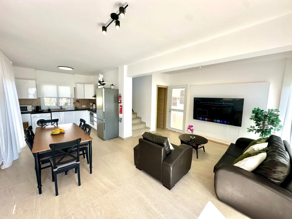 Mediterranean Oasis Villa – Ayia Thekla Beach