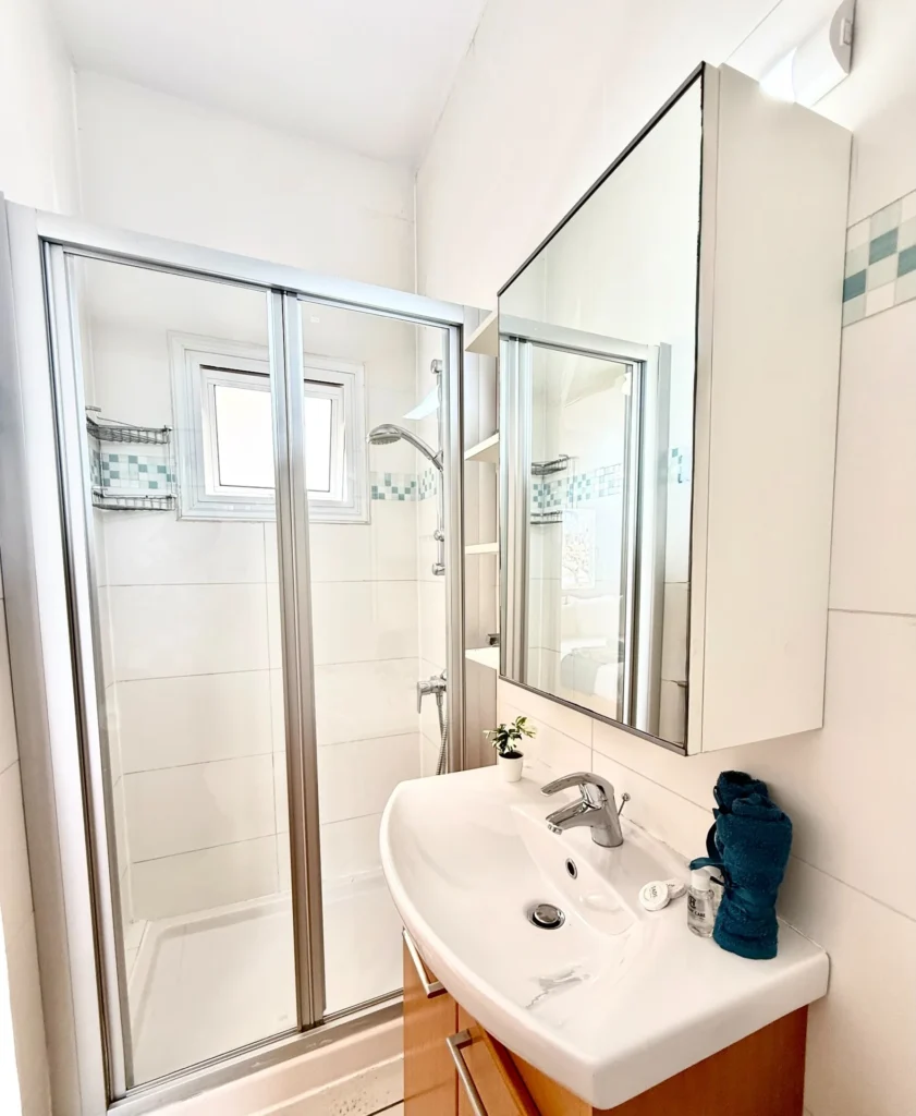 Aqua Blue – Prime Apartment
